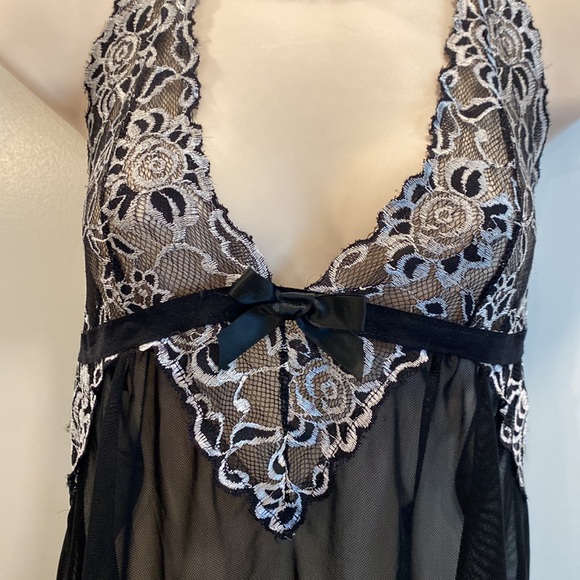 Avidlove lace teddy sheer black with white floral lace. G-String Panty Size L - Picture 14 of 17